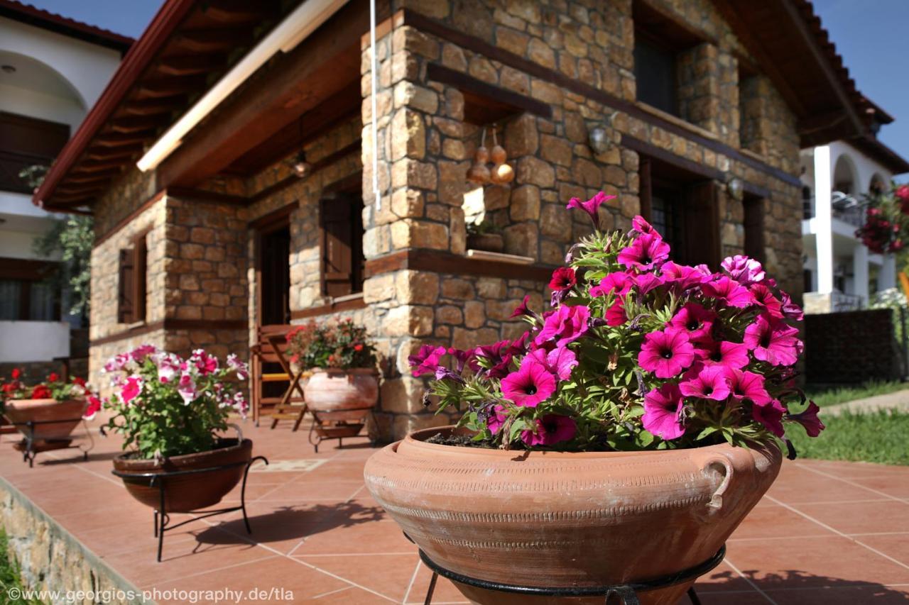 Kamares House Apartments & Studios Вурвуру Екстериор снимка